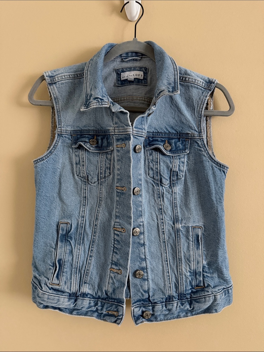 LOFT Light Wash Denim Raw Hem Sleeveless Vest in Faded Blue Size XS